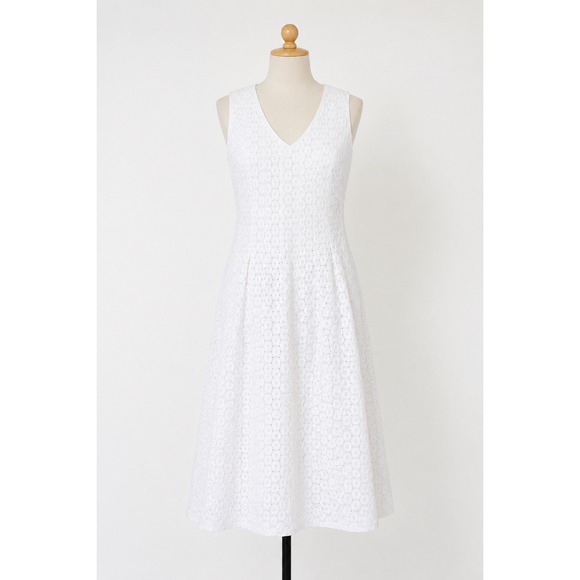 Pendleton Dresses & Skirts - Pendleton Eyelet Lace Dress Women 12 White Cotton Sleeveless Shift V-Neck TJ244